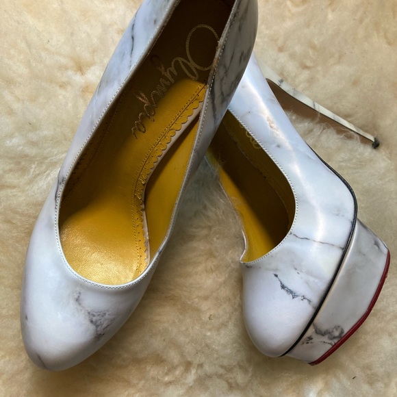 Charlotte Olympia Dolly Marble Platform Pumps 38.5 NWOT - Picture 3 of 7